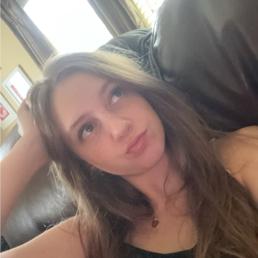 Meet your Posher, Caitlin